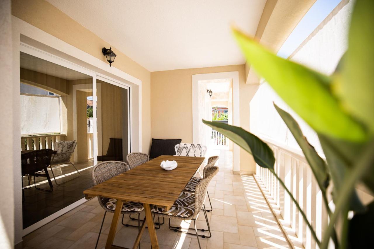 Villa Klaudia With Pool Zadar Zewnętrze zdjęcie