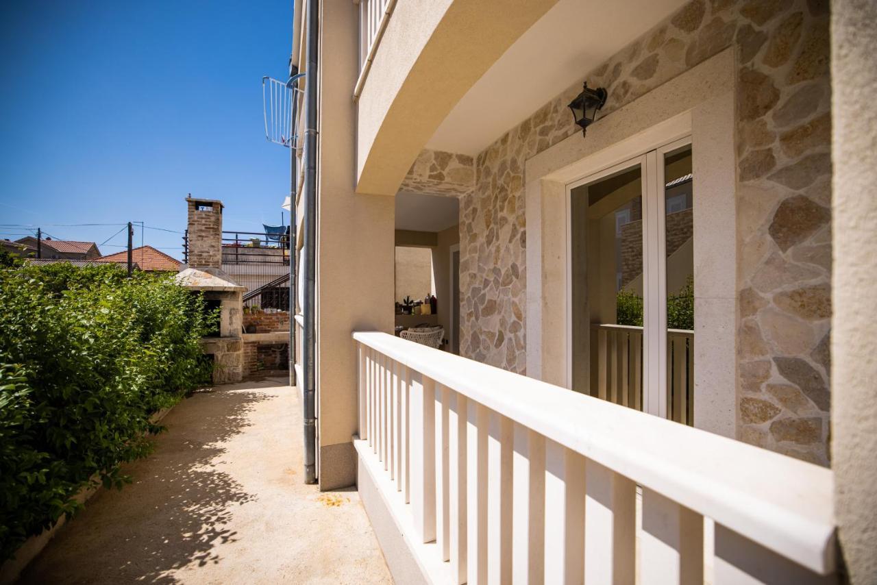 Villa Klaudia With Pool Zadar Zewnętrze zdjęcie