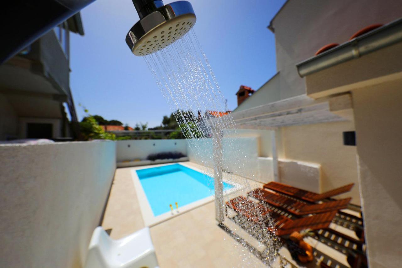Villa Klaudia With Pool Zadar Zewnętrze zdjęcie